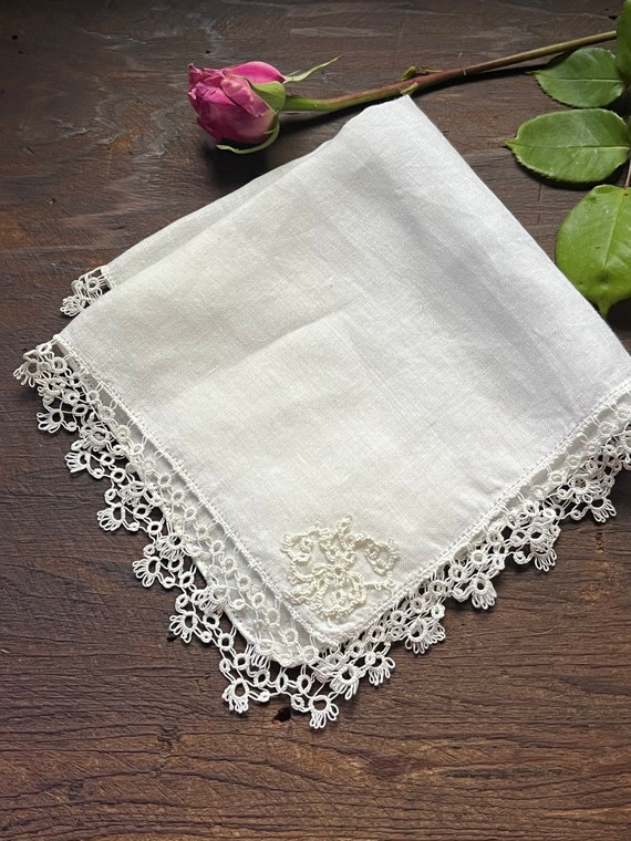 White Linen Handkerchief with Tatted Lace Trim - image 3