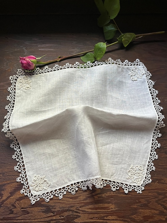 White Linen Handkerchief with Tatted Lace Trim - image 2