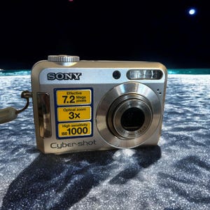 Sony Cyber-shot DSC-S650 | For Parts or Repair | AA Battery | Broken Battery Door (Still Holds)