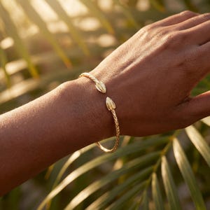 Cocoa Pods Pointy Bulb End .925 Sterling Silver West Indian Bangle (Made in the USA), 1 piece