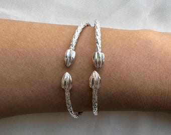 Cocoa Pods Pointy Bulb Ends .925 Sterling Silver West Indian Bangles, 1 pair