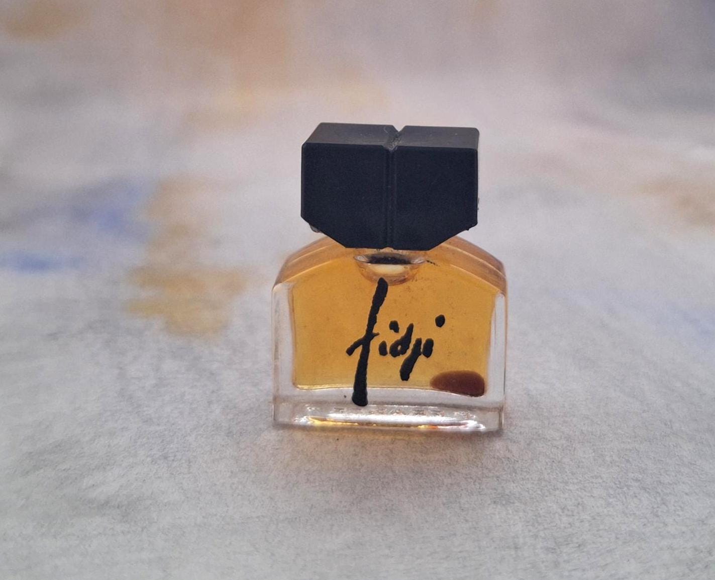 Fidji perfume - Etsy 日本