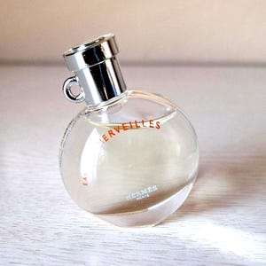 Miniatura vintage Eau Des Merveilles de Hermes Eau De Toilette / 7,5 ml / .25 fl. oncia.