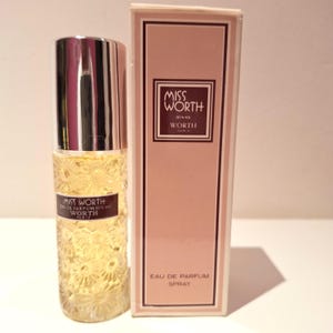 Eau de parfum pour femmes en vaporisateur vintage Miss Worth by Worth. Volume de 30 ml. en su caja original .Año 1977. Parfum descatalogue.