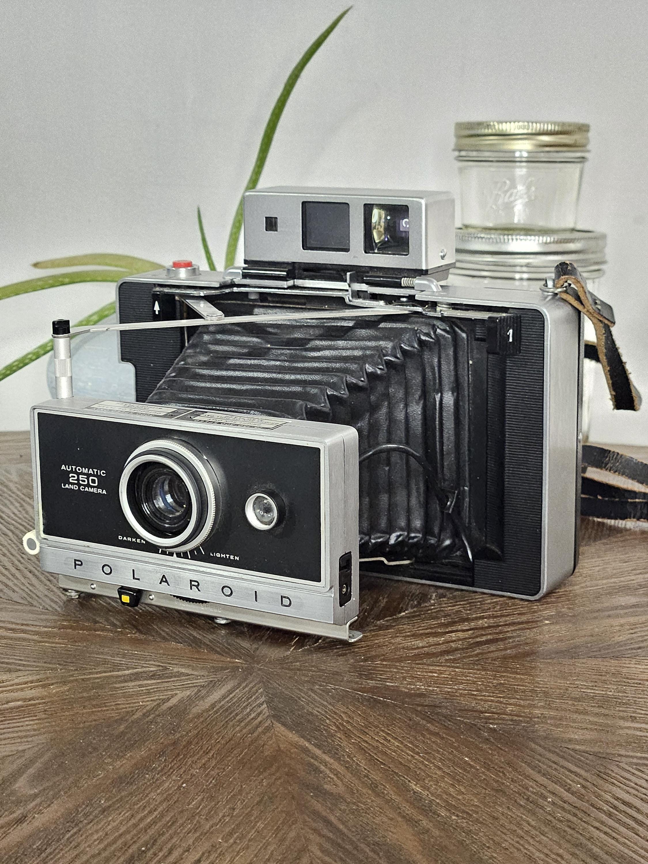 Appareil Photo Polaroid 250 Automatic Land Camera – Télémètre – Excellent État