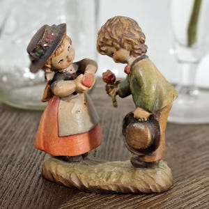 Vintage ANRI Ferrandiz &#39;Courting&#39; Figurine – Vintage Italian Wood Carving, Romantic Gift, Collectible Decor