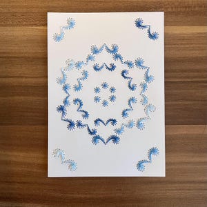 Karte mit Stern-/Schneeflockenstickerei