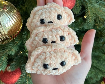 Crochet Pierogi Plushie, Carry Ukrainian or Polish Tradition in Your Pocket, Handmade Soft Amigurumi, Perfect Varenyky, Dumpling Lover Gift