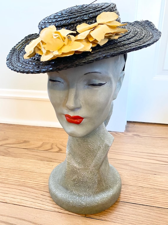 1940’s Navy Straw Tilt Hat w Yellow Blossoms - image 1