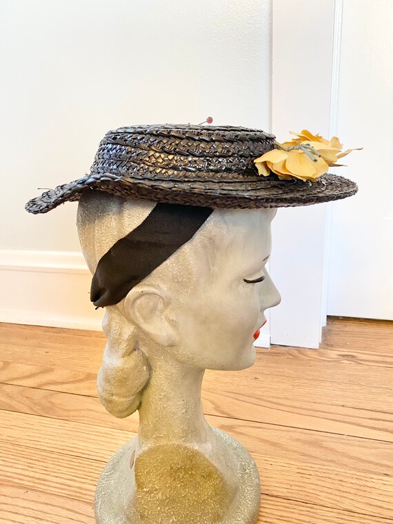 1940’s Navy Straw Tilt Hat w Yellow Blossoms - image 7
