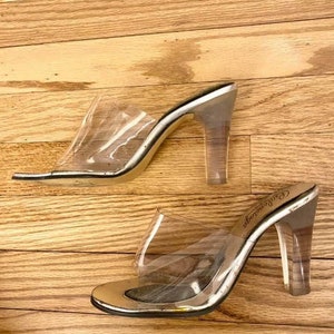 Christian Louis Vuitton heels looking for my lady's b day. Anyone know  where I can find? : r/FashionReps