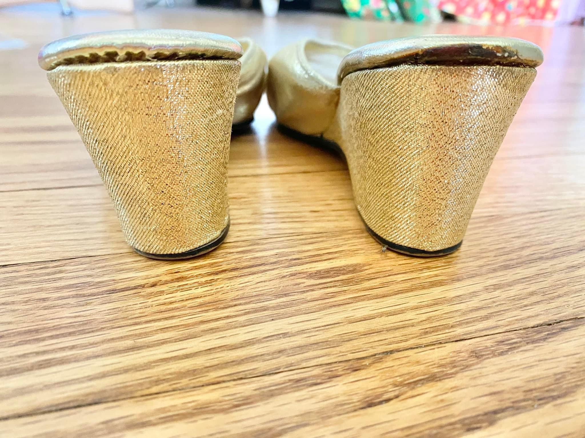 metallic gold wedges