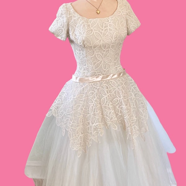 Vintage 1950s Cahill Beverly Hills Lace Fairy Princess Wedding Gown or Ballgown Sz Small - Medium