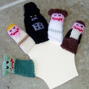 Space Wars Finger Puppet Set. Includes 11 puppets. image 3