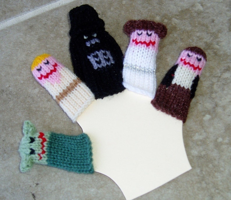 Space Wars Finger Puppet Set. Includes 11 puppets. image 3