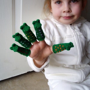 Five Little Speckled Frogs Finger Puppet Set.  (Includes 5 different Speckled Frogs.)