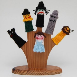 Wizard of Oz Finger Puppet Set Includes Dorothy, Toto, Scarecrow, Wicked Witch, Tinman, and Cowardly Lion. We can create custom listings. image 1