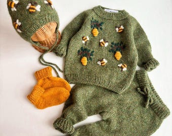 Ready to ship Size 9-12m Sweater with embroidered beehives and bees for baby girl  boy Set of 4 Sweater pants bonnet socks Gift 1st birthday