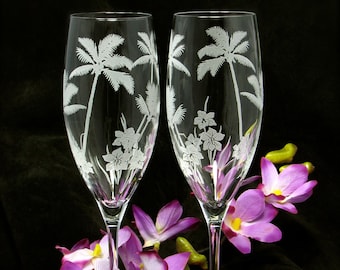 2 Personalized Wedding Toasting Flutes Tropical Beach Wedding Decorations, Engraved Gift Set