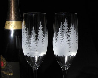 2 Pine Forest Champagne Flutes Rustic Engraved Gift for Bride & Groom Personalized Present for Couple, Toasting Glasses with Fir Trees