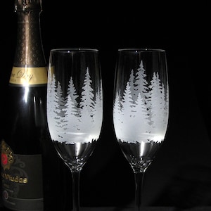 2 Pine Forest Champagne Flutes Rustic Engraved Gift for Bride & Groom Personalized Present for Couple, Toasting Glasses with Fir Trees