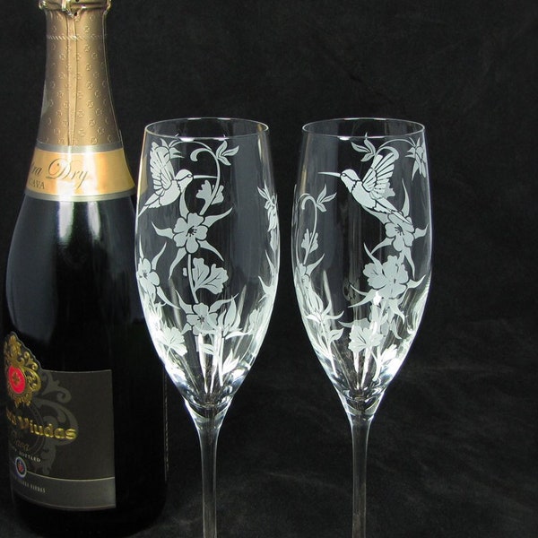 2 Hummingbird Wedding Champagne Flutes Hummingbirds and Columbine on Toasting Glasses for Couple