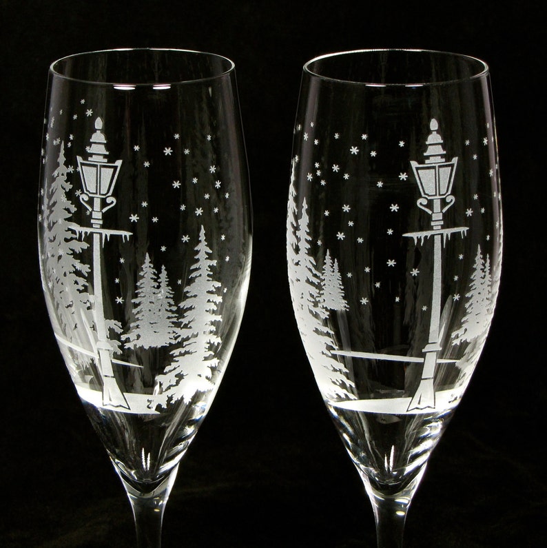 2 Winter Wedding Champagne Flutes Snowflake Toast Glasses Personalized Engraved Gift for Couple image 3