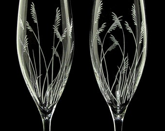 2 Personalized Beach Wedding Champagne Flutes, Sea Grass, Engraved Gifts for Bride and Groom