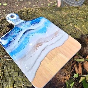 Beach theme epoxy resin charcuterie board- coastal kitchen decor, hand painted resin ocean, beach lovers gift