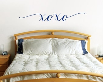 Love Decal, XOXO vinyl decal,  Bedroom decor and couples decor, hugs and kisses valentine gift