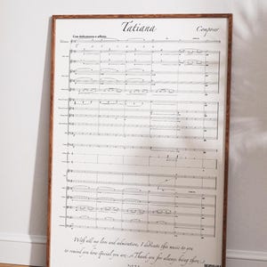 Puede incluir: Una impresión de partitura musical enmarcada con el título "Tatiana" y el texto "Con todo mi amor y admiración, te dedico esta música para recordarte lo especial que eres. Gracias por estar siempre ahí. 2024".