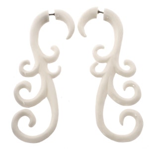 3&quot; Fake Gauge White Bison Bone Tribal Carved Ethnic Body Jewelry Post Earrings