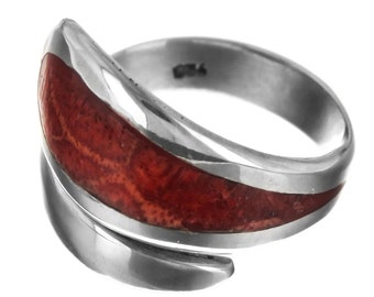 Anillo de coral rojo hecho a mano en plata de ley 925