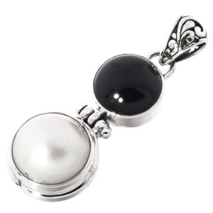 1 3/16&quot; Black Onyx White Mabe Cultured Pearl 925 Sterling Silver Pendant