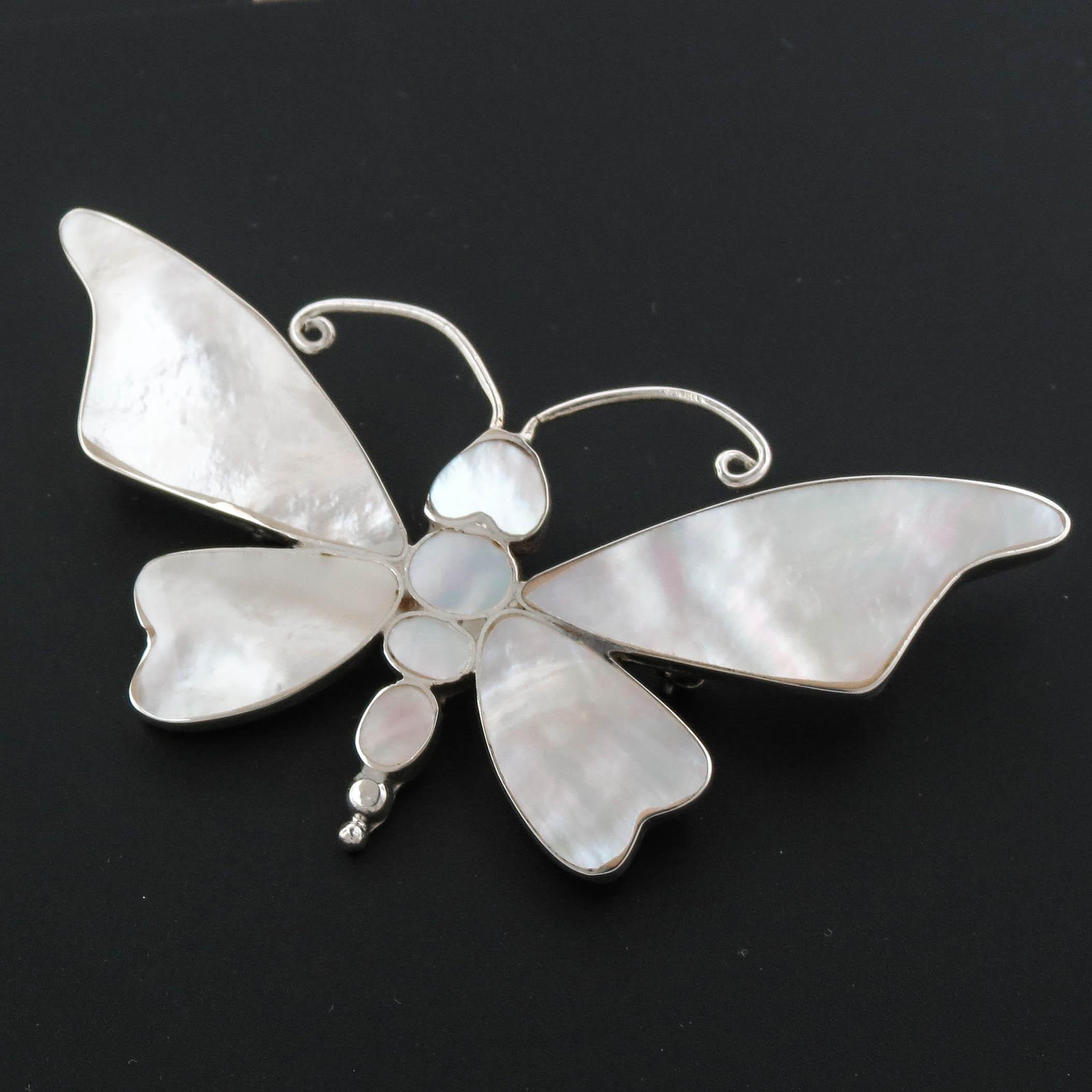 Sterling Silver Mother of Pearl Butterfly Pendant/Brooch Sterling Silver Mother of Pearl Butterfly Pendant/Brooch