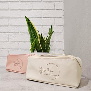 Water-Resistant Leather Makeup Bag: Large Capacity Travel Cosmetic Organizer