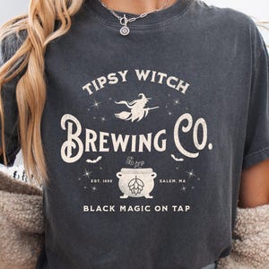 Camiseta de Halloween, Camiseta de brujas, Camiseta de brujas de Salem, Camiseta vintage de Halloween con colores cómodos, Camiseta de temporada espeluznante, Viaje a Salem