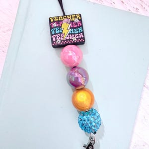Bezauberndes perlenbesetztes Lehrer-Lanyard