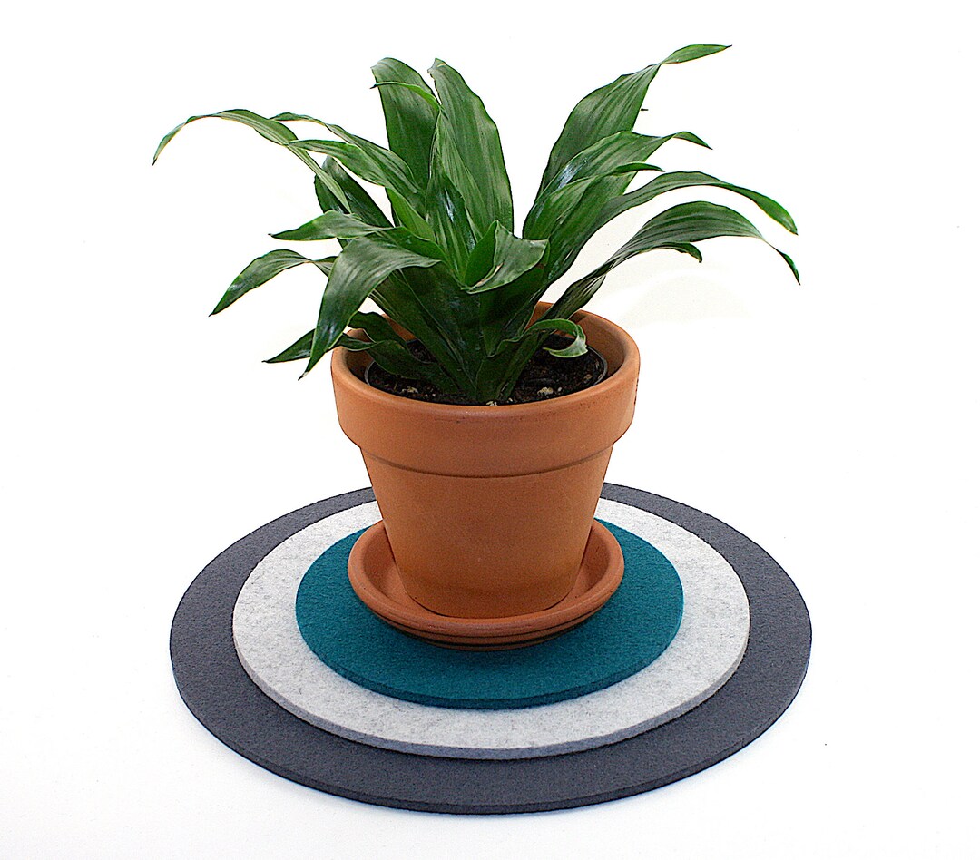 Round Merino Wool Felt Trivet Set of 3, Minimalist Ecofriendly Kitchen