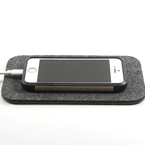 4 inch x 7 inch Smartphone Mat 5mm Thick Smart Phone Cell Phone Landing Pad Crafted in 100% Merino Wool Felt