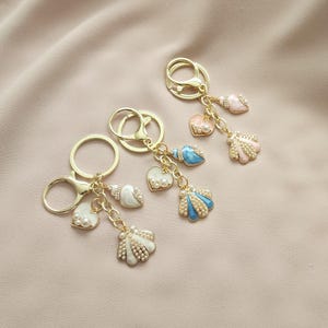 Pearl Seashell Keychain: Ocean Bag Charm, Beach Themed