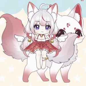 Könnte beinhalten: Illustration eines Cartoon-Charakters mit weißen Haaren und einem roten Kleid, der auf einem weißen Fuchs mit rosa Akzenten reitet. Der Charakter hat lila Augen und goldene Glocken. Der Hintergrund ist hellgelb mit weißen Sternen.