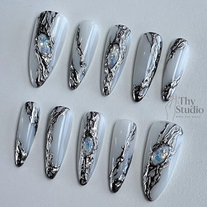 Gothic Chrom Kugel Press On Nägel: Silber Crackle Opal Gem, Lange Mandel