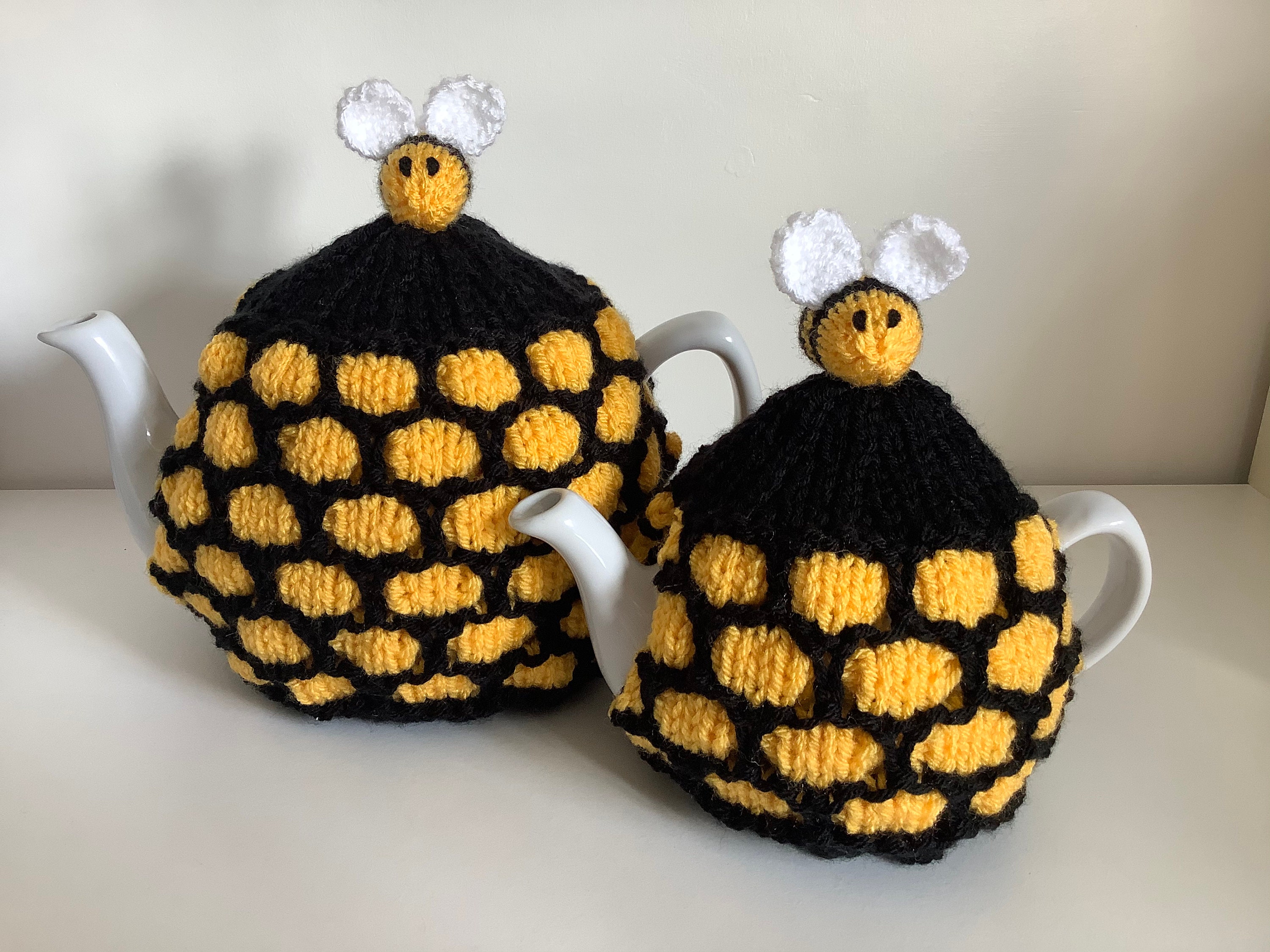 Bee Tea Cosy Hand Knitted Honeycomb Bee hive Tea Cozy for Small or Medium teapots teacosy