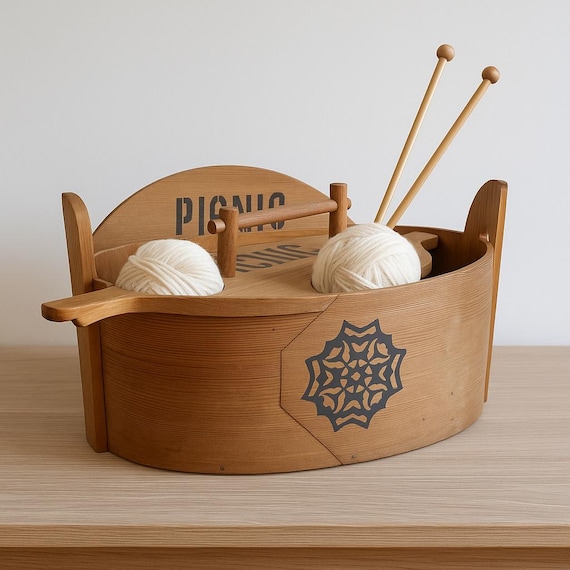 Oval wooden picnic box, 60s/70s scandinavian pattern, 1970, made in denmark
