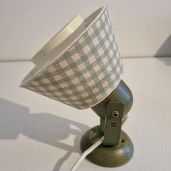 Markslöjd sconce in pinewood. Bedside lamp. Wall lamp. Vintage. 1980s. Night lamp. Swedish design. Scandinavian style.