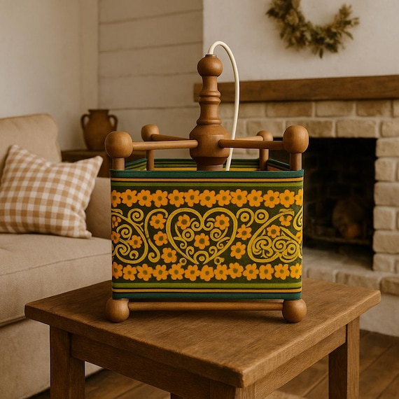 Vintage Floral Heart Wooden Lamp: 70s Boho Table Accent