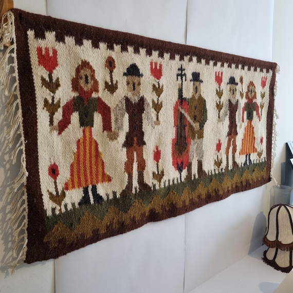 Vintage Kelim Wall Hanging – Mid Century Floral Tapestry Textile Art