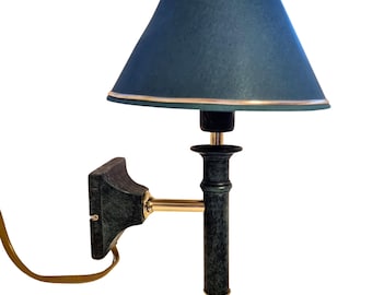 Vintage Wandlampe mit grünen und goldenen Akzenten - Klassisch skandinavisches Design