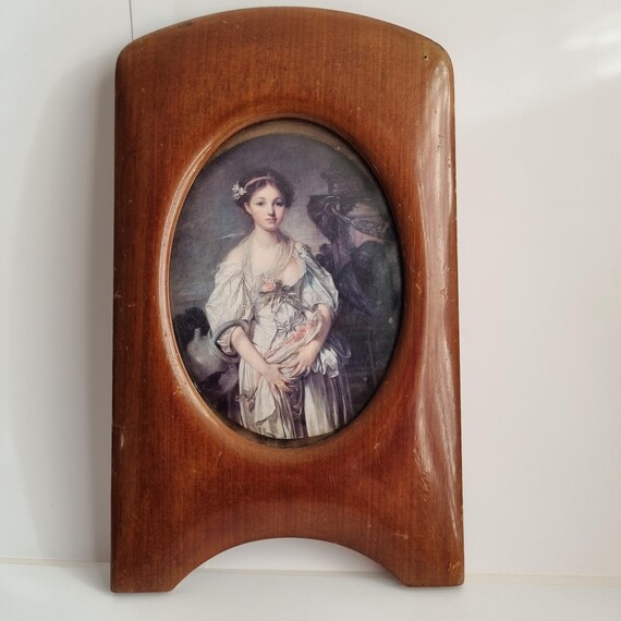 Antique Oval Wooden Picture Frame – Late 19th Century, Perfect for Vintage Photos or Artwork, Handcrafted, Classic Home Décor Accent